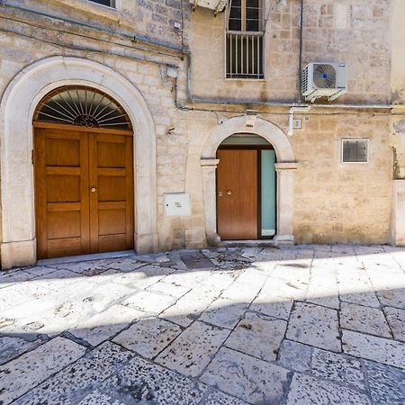San Nicola Old Town Apartment CasatuaБари Экстерьер фото
