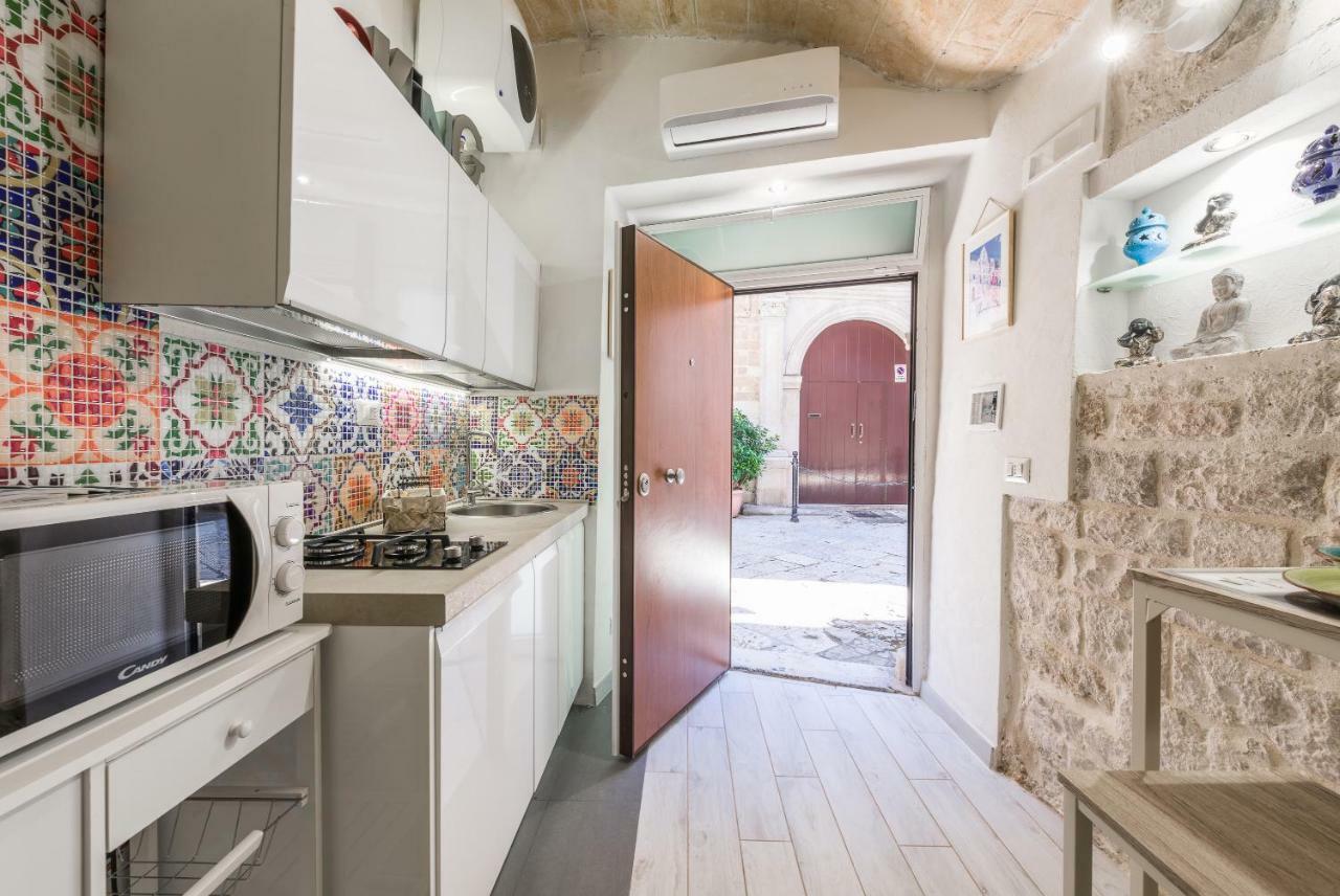 San Nicola Old Town Apartment CasatuaБари Экстерьер фото